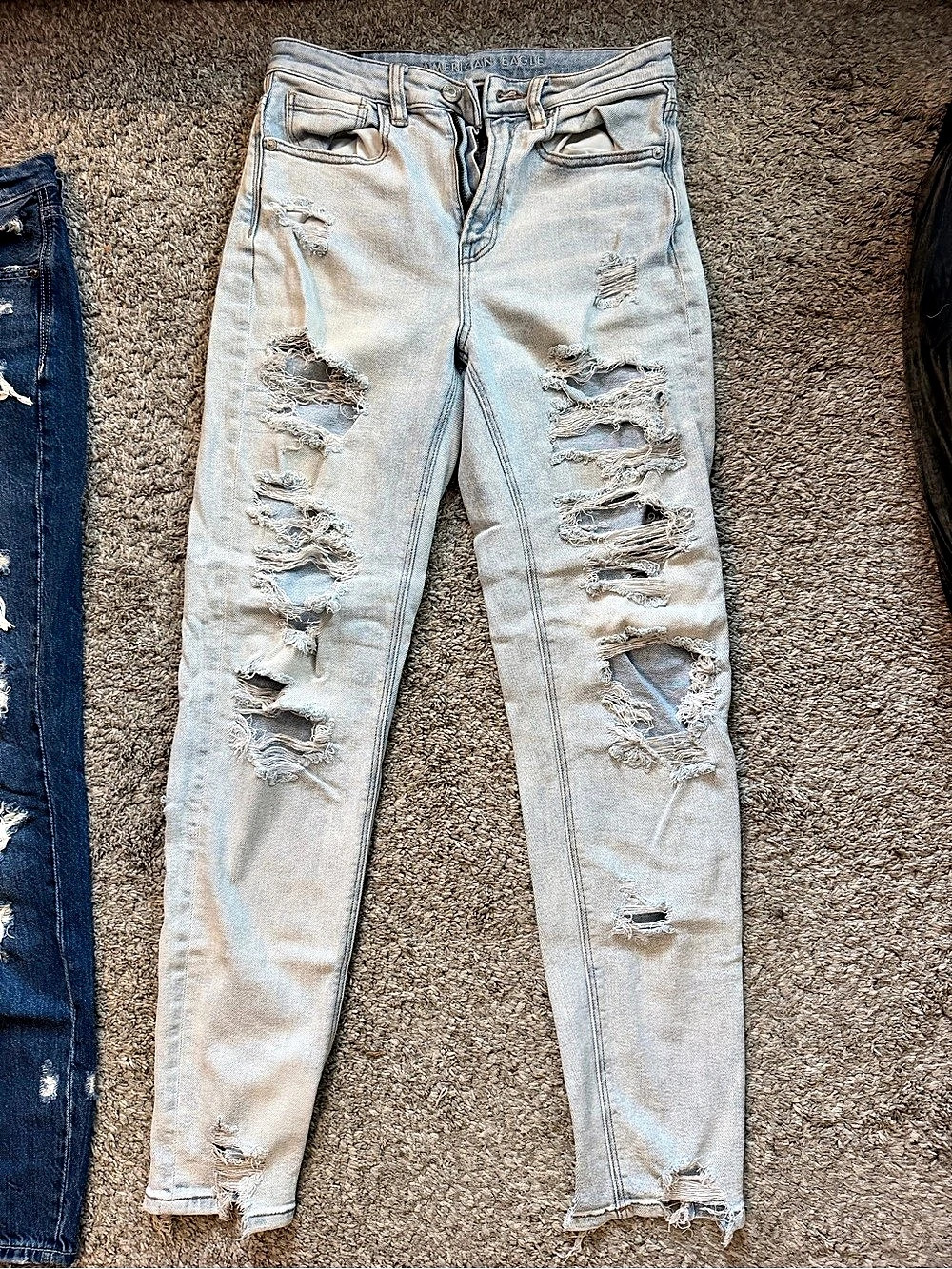 Distressed Skinny Jeans in Blue